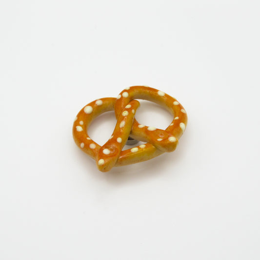 Pretzel Magnet