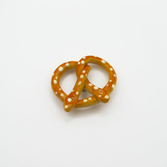 Pretzel Magnet
