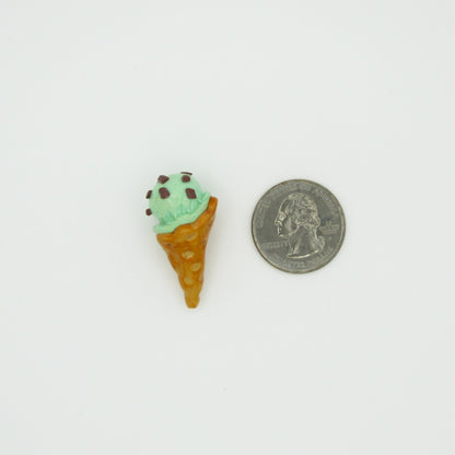 Single Scoop Magnet